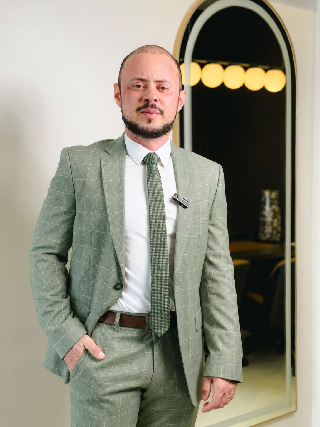 Dr. Luan Borges em seu consultório